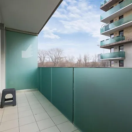 Cosy & Bright With Parking On The Cystersow Street By Renters *