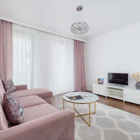 Cosy & Bright With Parking On The Cystersow Street By Renters Appartement