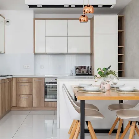 Cosy & Bright With Parking On The Cystersow Street By Renters Appartement *