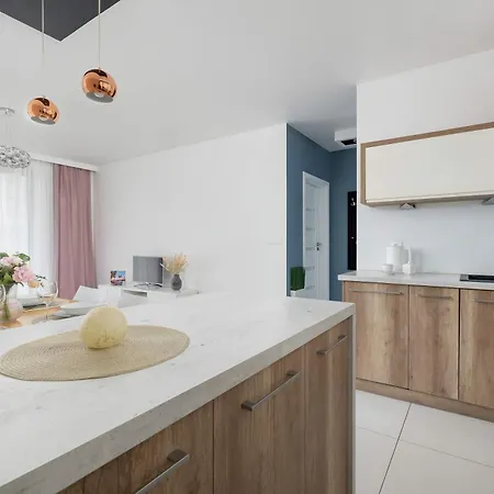 Cosy & Bright With Parking On The Cystersow Street By Renters Appartement *